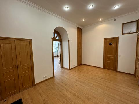 комерційна за адресою Саксаганського вул., 99