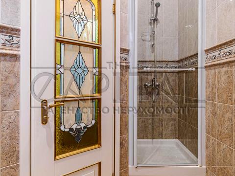 комерційна за адресою Патріарха Володимира Романюка вул. (Жовтнева), 2Б