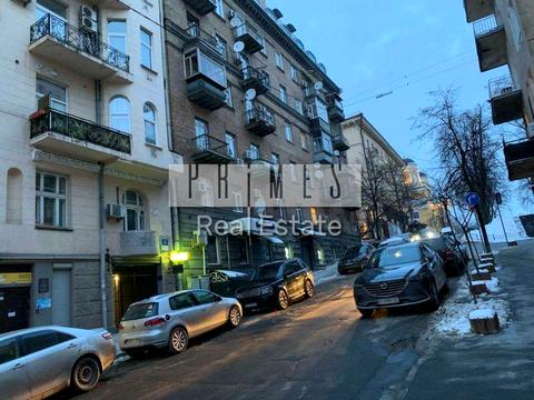 комерційна за адресою Костельна вул., 11