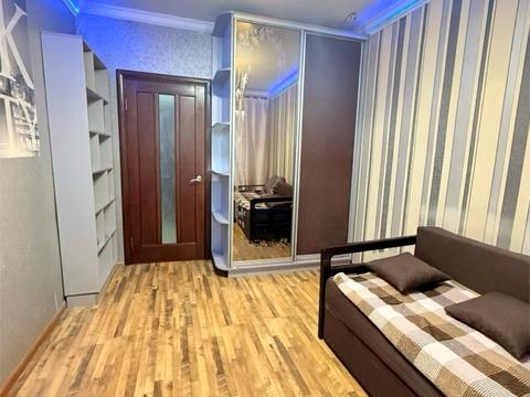 квартира за адресою Романа Шухевича просп. (Генерала Ватутіна), 8