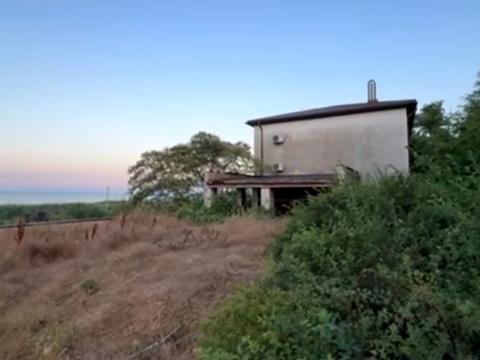 комерційна за адресою Дністровська, 9
