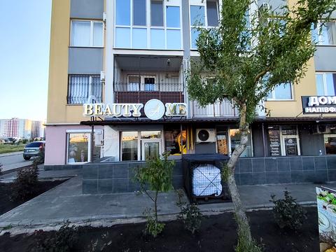 комерційна за адресою смт. Авангард, Торгова вул., 1