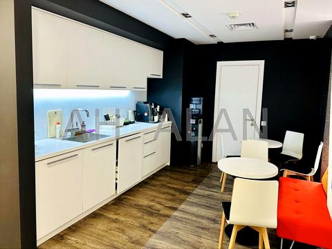 комерційна за адресою Спортивна пл., 3