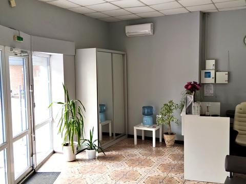 комерційна за адресою Братиславська вул., 14б