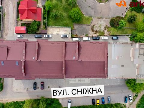 комерційна за адресою Сніжна вул., 52а