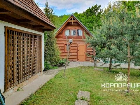 коммерческая по адресу Центральна, 10