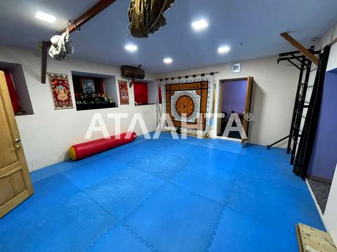 комерційна за адресою Базарна вул., 73