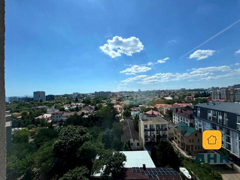 квартира за адресою Літературна вул., 8
