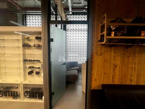 комерційна за адресою проспект Степана Бандери, 28а