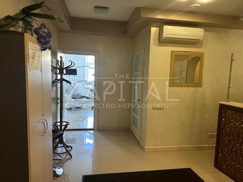 комерційна за адресою Бульварно-Кудрявська вул. (Воровського), 9-Б