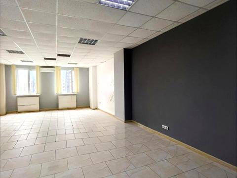 комерційна за адресою Зарічанська вул., 3/1