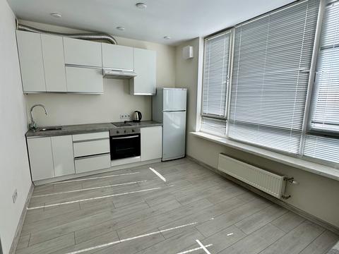 квартира за адресою Салютна вул., 2к6