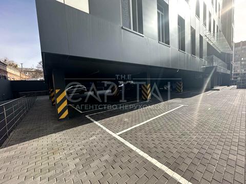 комерційна за адресою Борщагівська вул., 192