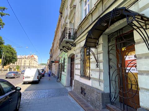 коммерческая по адресу Городоцкая ул., 77