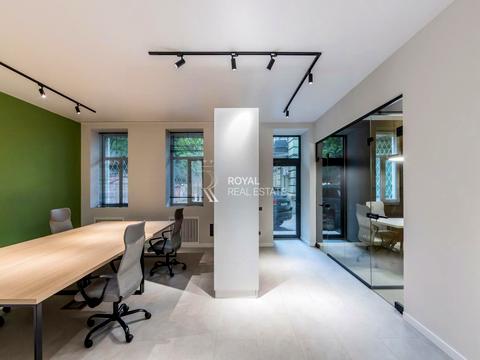 комерційна за адресою Київ, Богдана Хмельницького вул., 9