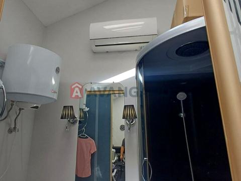 комерційна за адресою Січеславська вул., 6