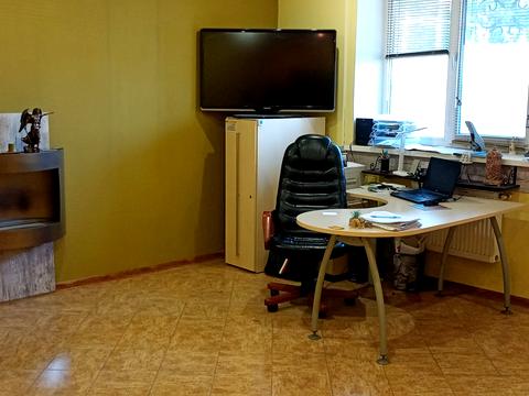 комерційна за адресою Павленка вул., 1В