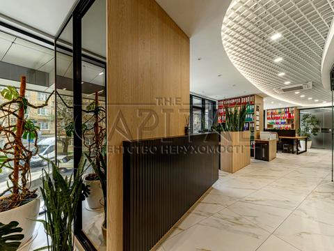 комерційна за адресою Буслівська вул., 12