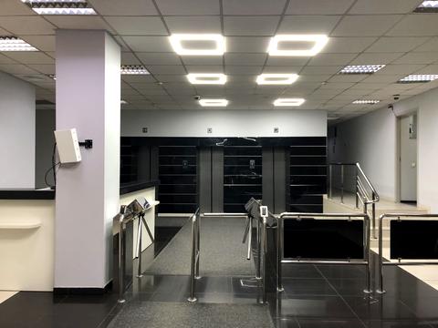 комерційна за адресою вул. Болсуновська, 8