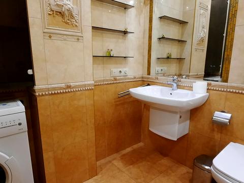 квартира за адресою майдан Героїв Небесної Сотні пл. (Руднєва майдан), 14/1