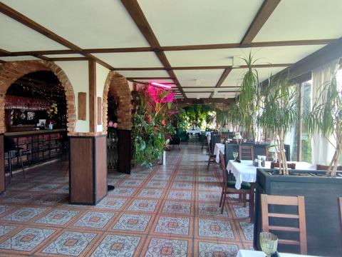 коммерческая по адресу Центральна, 1