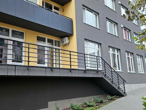 комерційна за адресою Під Голоском вул., 24