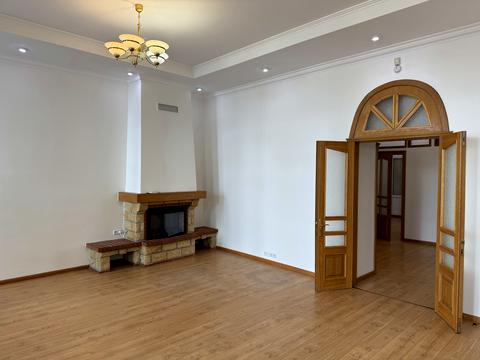 комерційна за адресою Саксаганського вул., 99