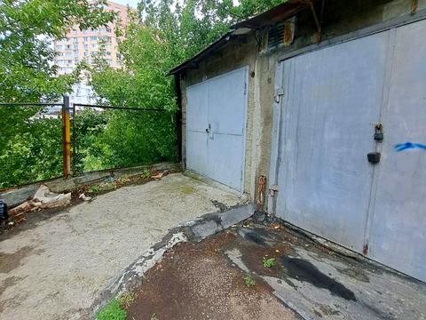 паркомісце за адресою Валерія Лобановського просп. (Червонозоряний), 8а