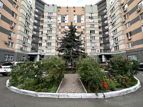 комерційна за адресою Раїси Окіпної вул., 4-А