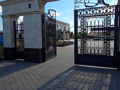 будинок за адресою Рожева