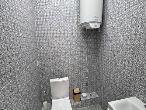 комерційна за адресою Українська вул., 1-В