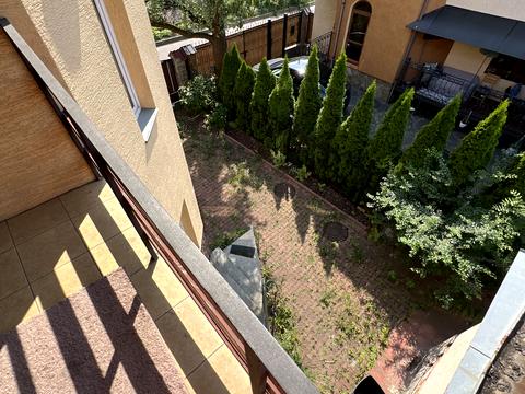 комерційна за адресою Іллі Мечникова вул., 75