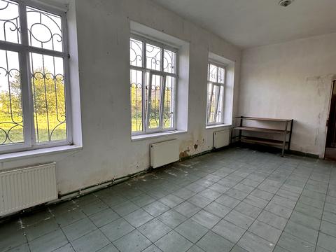 коммерческая по адресу Центральна ул., 8