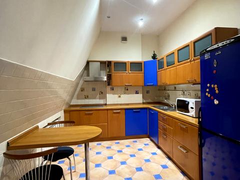 комерційна за адресою Чеховський пров., 8