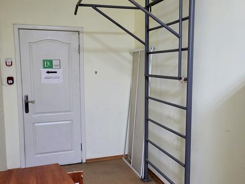 комерційна за адресою Гончарівський бульв. (Конєва), 4