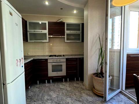 квартира за адресою Академіка Сахарова вул., 86