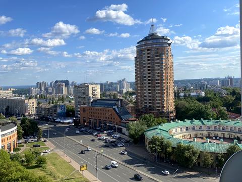 квартира по адресу Леси Украинки бульв., 21-А