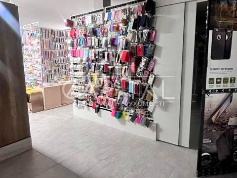 комерційна за адресою Марії Примаченко вул. (Першотравнева), 8