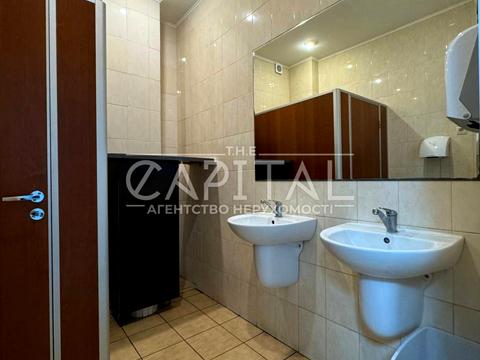 комерційна за адресою Казарменна вул. (Григорія Андрющенка), 4