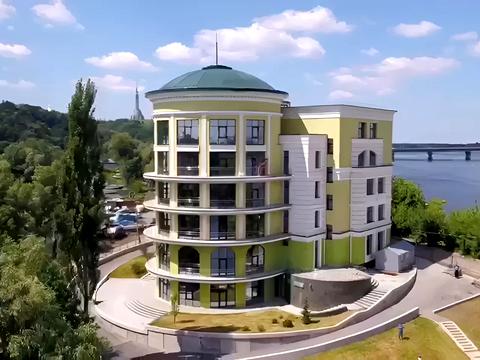 комерційна за адресою Набережно-Печерська дорога, 10
