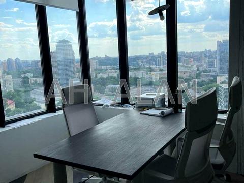 комерційна за адресою Кловський узвіз, 7