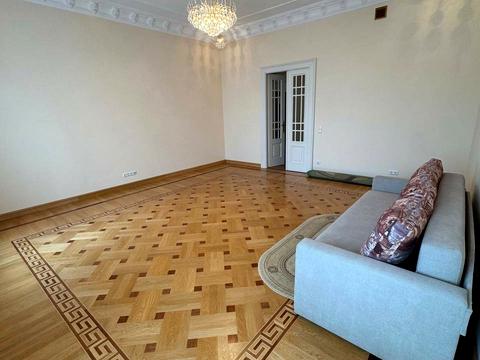 квартира за адресою Мирона Тарнавського вул. (Кутузова), 4