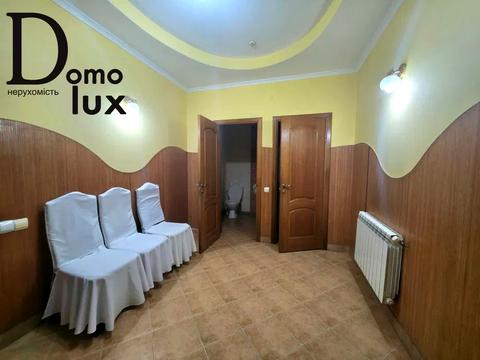 комерційна за адресою Симона Петлюри вул., 8