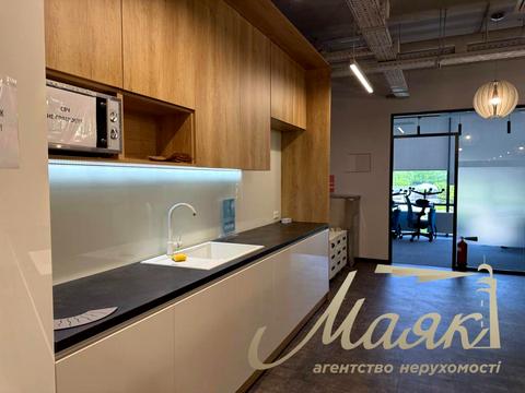 комерційна за адресою Сім'ї Прахових вул. (Гайдара), 58