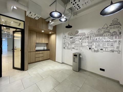 комерційна за адресою Авіаконструктора Антонова вул., 2-Б