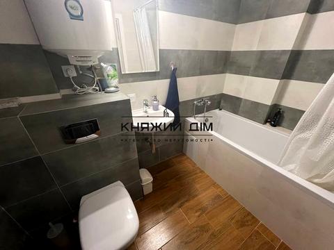 квартира за адресою В'ячеслава Чорновола вул., 30