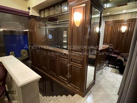 комерційна за адресою Панаса Мирного вул., 8