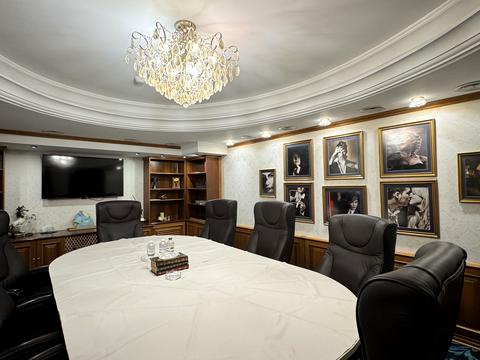 комерційна за адресою Панаса Мирного вул., 8