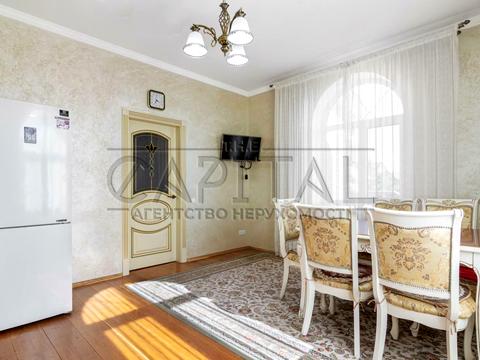 будинок за адресою Центральна вул., 1