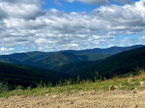 участок по адресу с. Микуличин, Трисянка